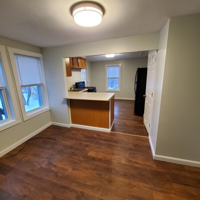 Photo - 398 Weaver St Unit 1