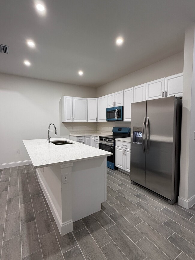 Photo - 4656 28th St SW