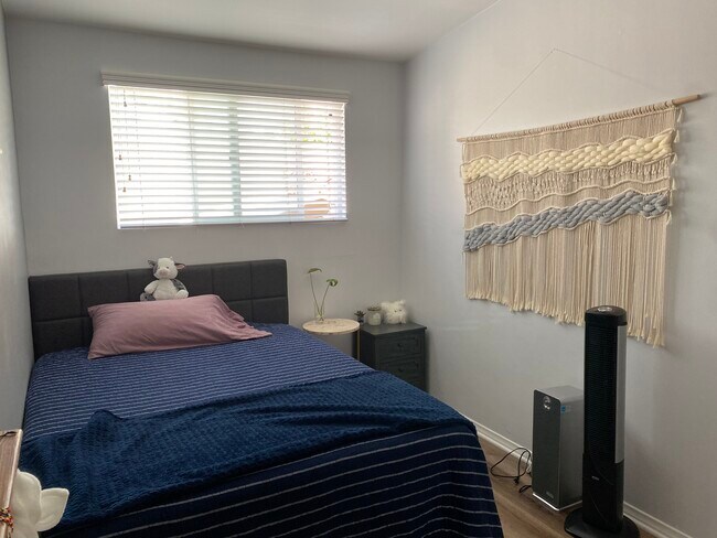 Private bedroom (unfurnished) - 2204 Carnegie Ln Apartments Unit B