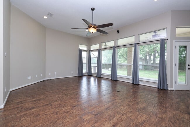 Photo - 105 Lawrence Marshall Dr