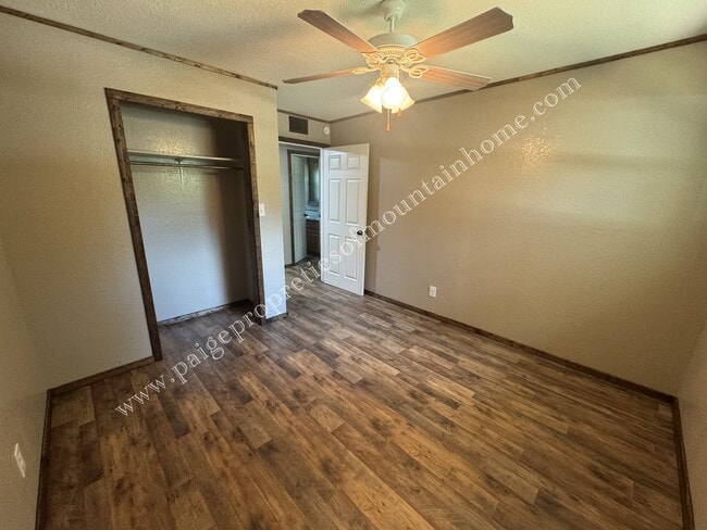 Photo - 1016 Kentwood Dr