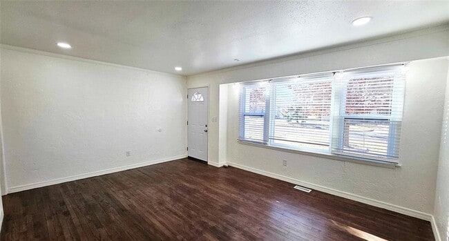 Photo - 721 Proctor Pl