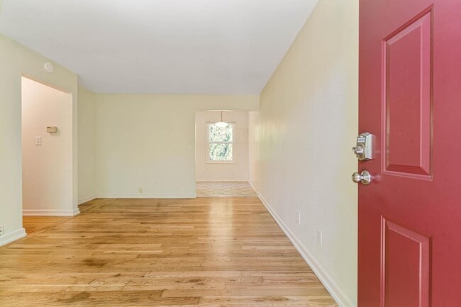 Building Photo - N Mohawk Unit 9469