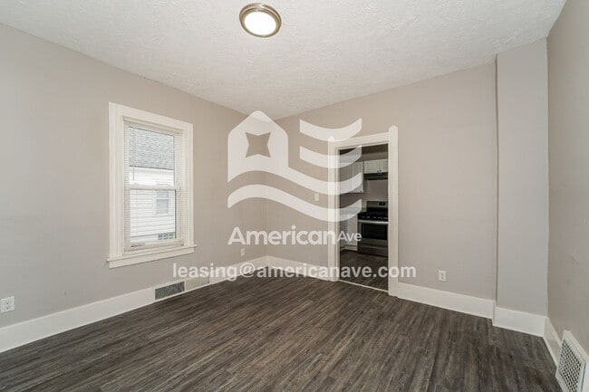 Photo - 912 E 34th St