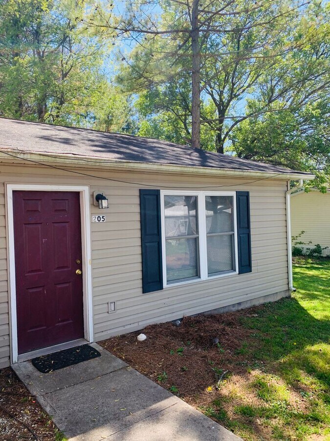 2 Bedroom 1 Bath Townhouse - 2 Bedroom 1 Bath Townhouse
