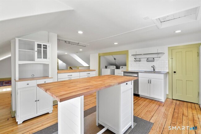 Photo - 185 Main St Unit #E