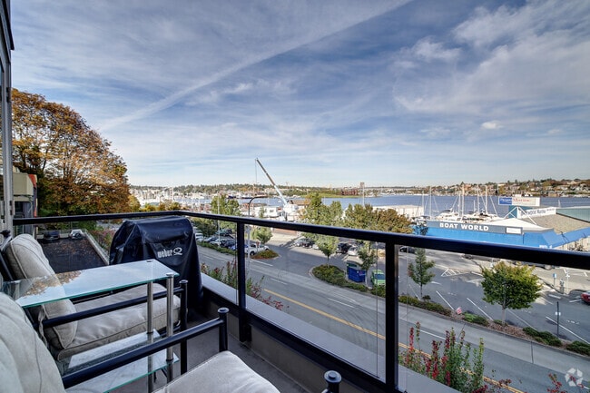 Building Photo - Westlake Condo with Electric Car Charger