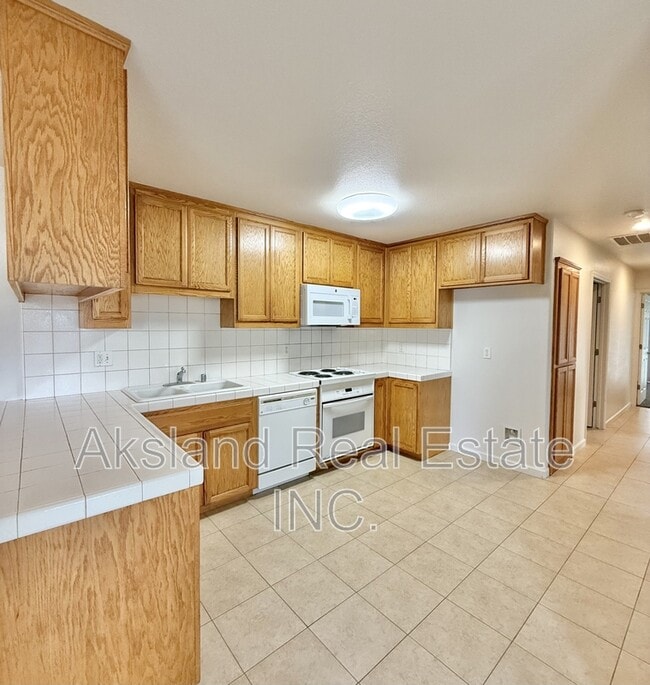 Photo - 421 N Walnut Ave