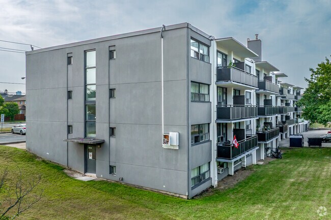 Photo - 4750 Bathurst Street Apartments