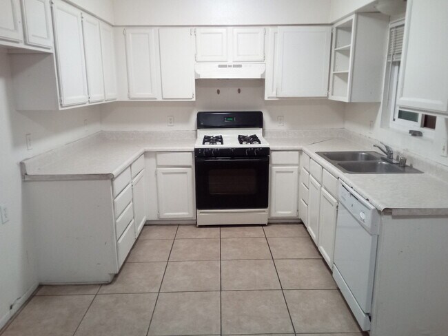 Photo - 11941 Lee Ave Unidad 7