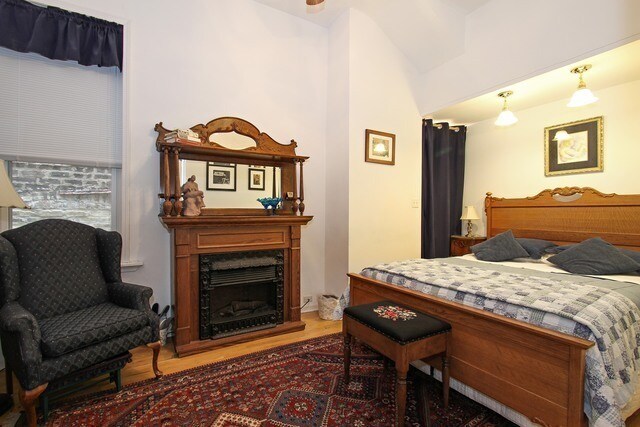Photo - 1252 N Greenview Ave Unit 1F