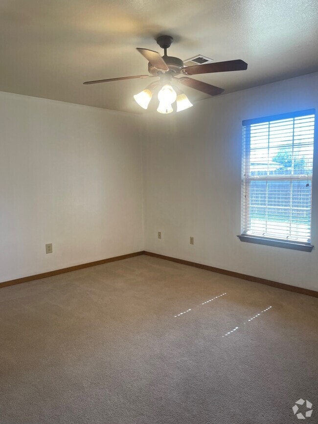 Building Photo - 600 5th St Rental