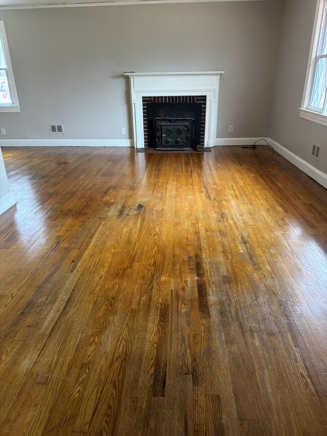 Photo - 230 Elaine Ave