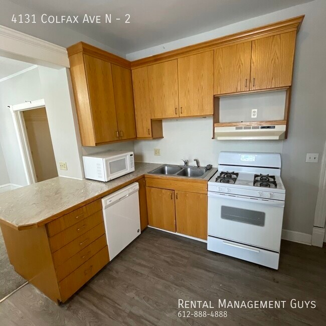 Photo - Nice 2 Bedroom! Laundry included, Off stre... Unit 2