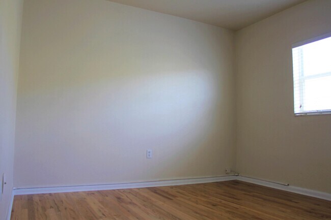 Photo - 651 Palm Dr Unit E4