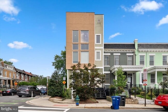 Building Photo - 471 Luray Pl NW Unit B Rental