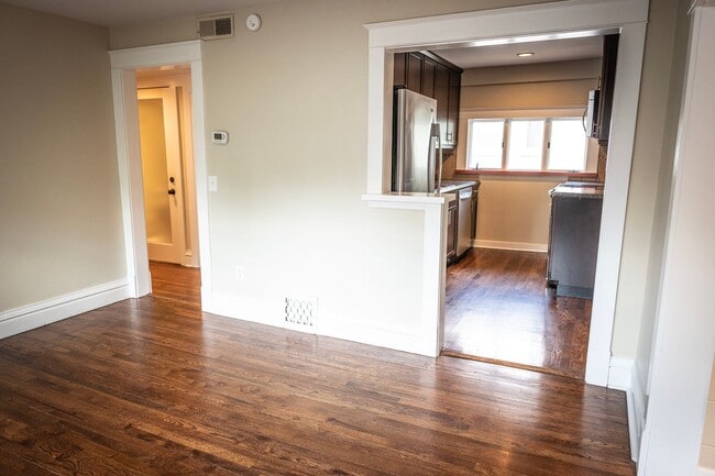 Photo - WalnutS5125 Unidad WalnutS5125U