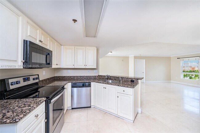 Photo - 2351 Douglas Rd Unidad 607