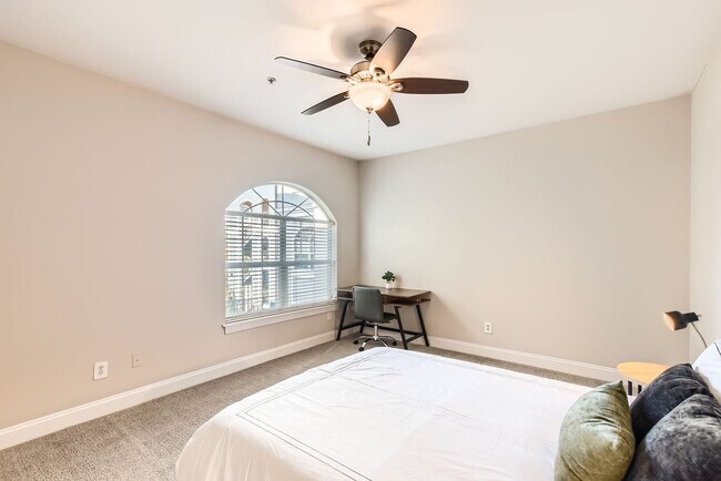Photo - 215 North Avenue NE Unidad SI FL6-ID1612666P