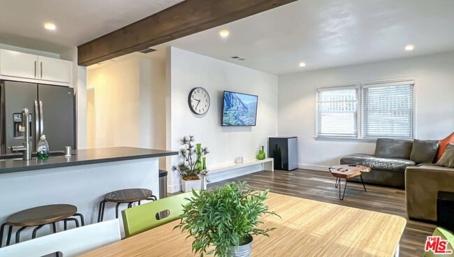 Photo - 2117 Duane St