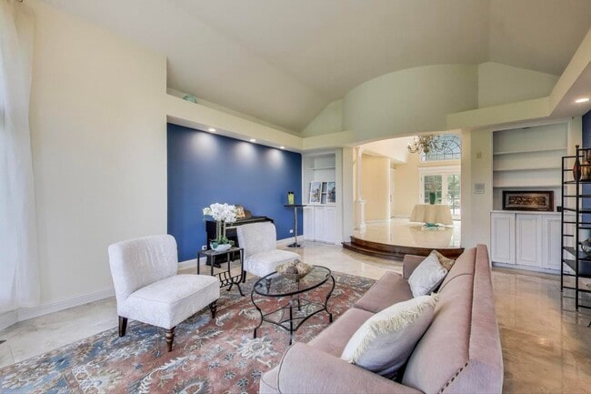 Photo - 1920 Wedgewood Dr