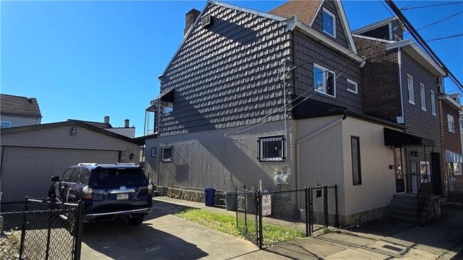 Photo - 4560 Friendship Ave