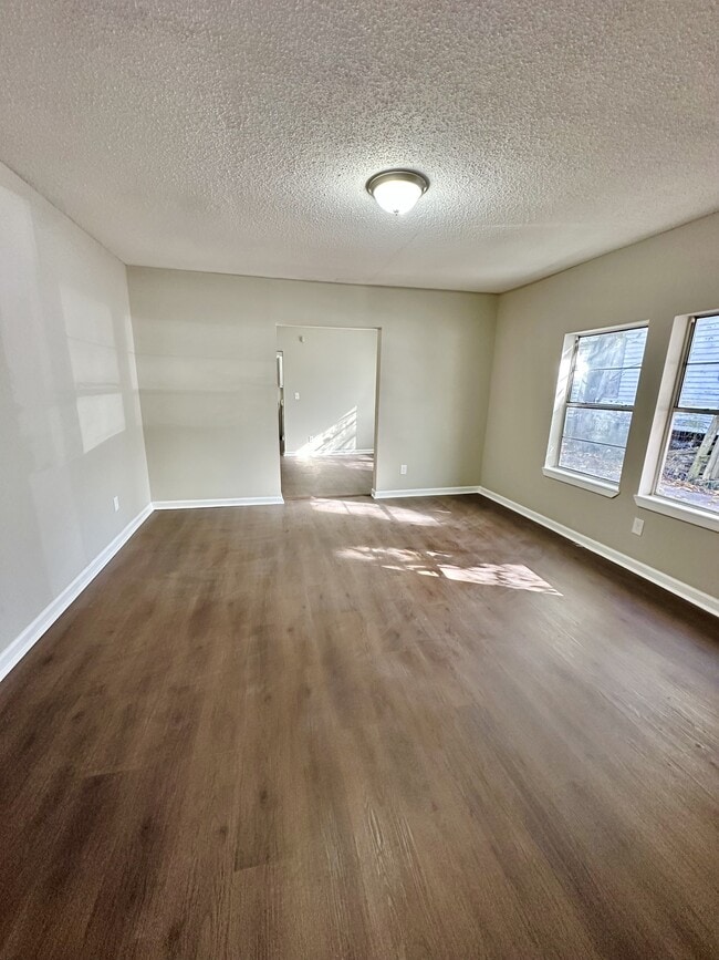 Photo - 941 47th Pl N