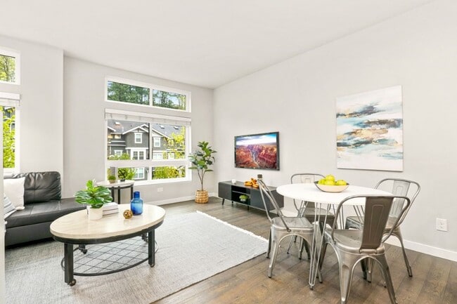 Photo - 3Bd/2.75Ba Issaquah Townhome