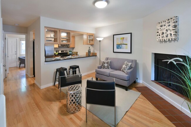 Photo - 2253 Spruce St