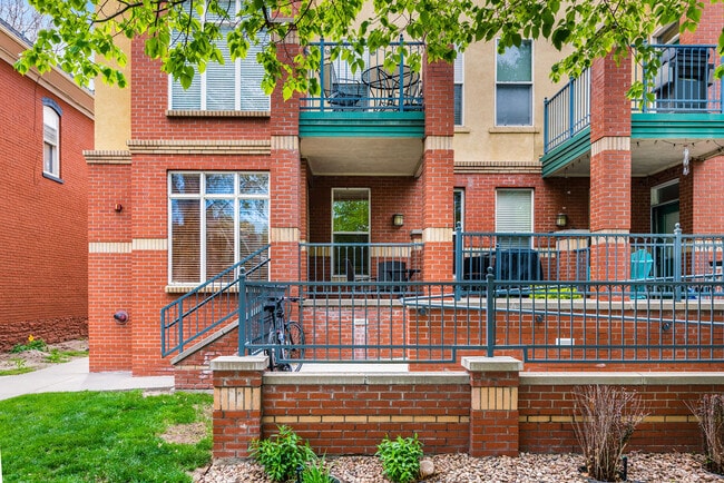 Front Entrance - 1655 N Humboldt St Townhome