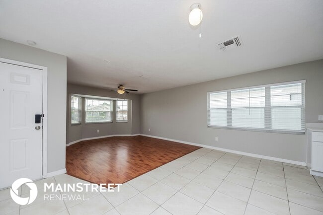 Photo - 4837 Jamaica Ln