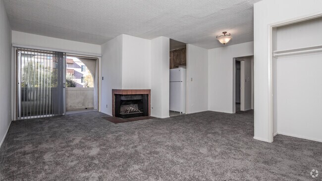 1HAB, 1BA - 750 ft² - Lido Apartments - 3720 Cardiff Avenue