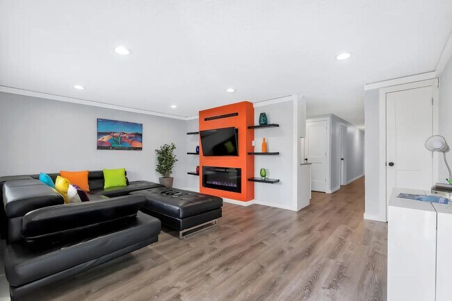 Photo - 8395 Harborview Rd Unidad A