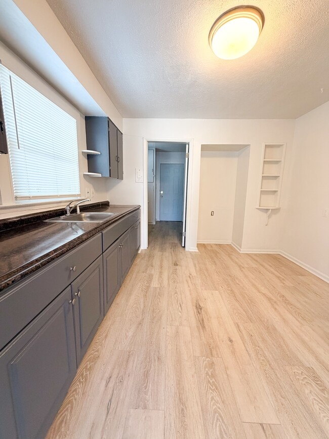 Photo - 13717 Keal St