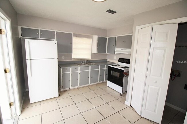 Photo - 9418 N 50th St Unit B