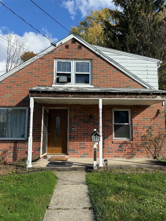 Building Photo - 701 Delano Ave