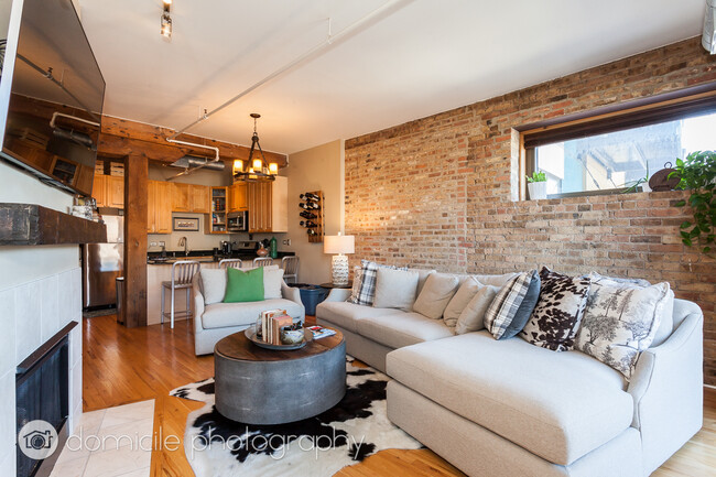 Photo - 1735 W Diversey Pky Condominio