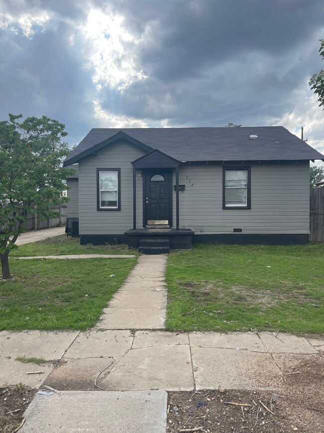 Building Photo - 312 S Georgia St