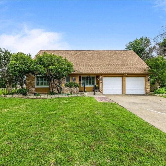 Building Photo - 3822 W Calgary Ct