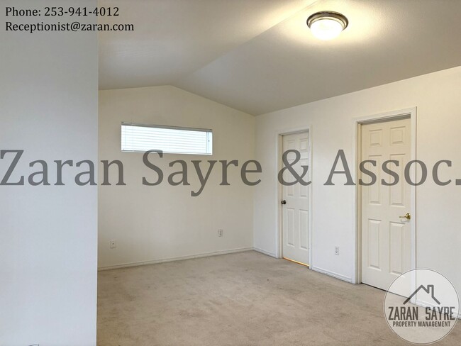 Photo - 178- Great 3 Bedroom Townhouse Condo in Milton!