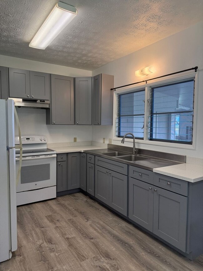 Photo - Updated Home near Pepe'ekeo Park!