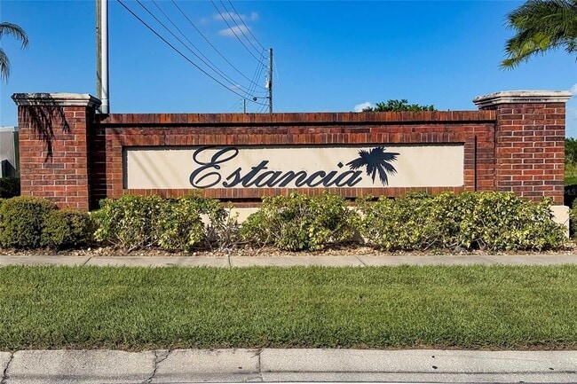 Photo - 607 Hacienda Cir
