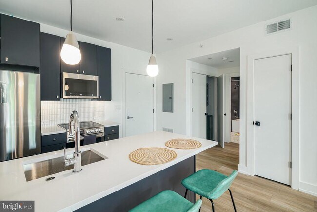 Photo - 5013 Springfield Ave Unit 309