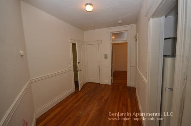 Photo - 1350 Comm.Ave. Unit 8 Unidad 8