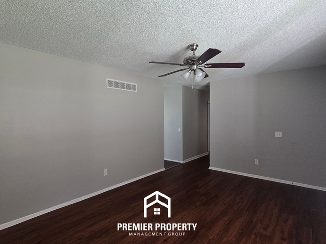 Photo - 2442 Soundview Ct
