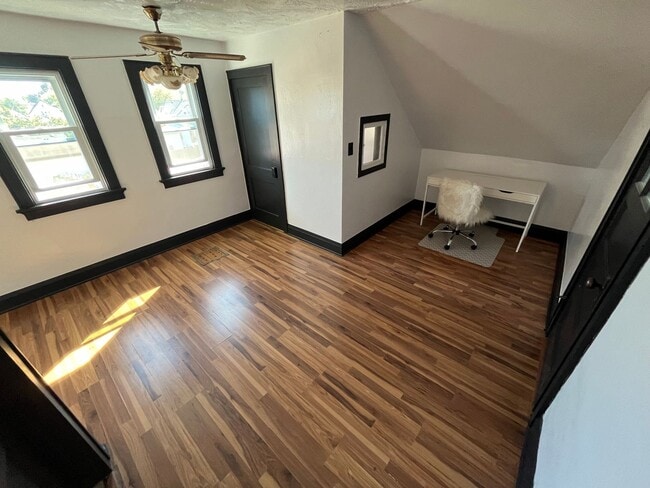 Photo - 334 N 60th St Unit 334 N 60th St Upper