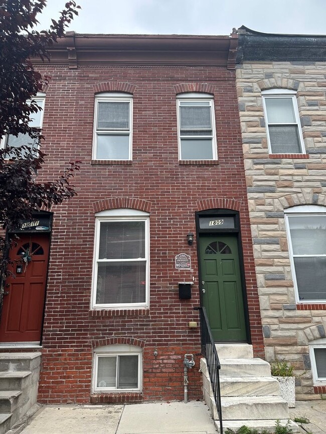 Building Photo - Beautifully Renovated Home! Central Air! R...