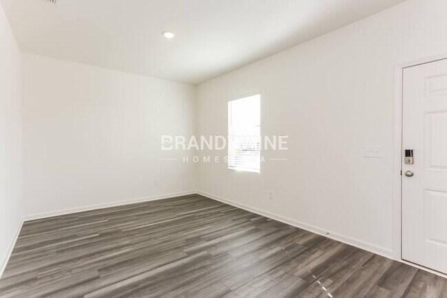 Photo - 63 Rowlett Pl