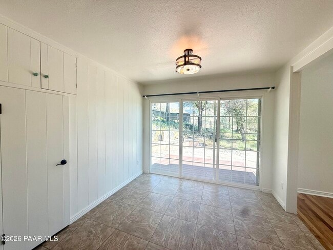 Photo - 424 W Leroux St