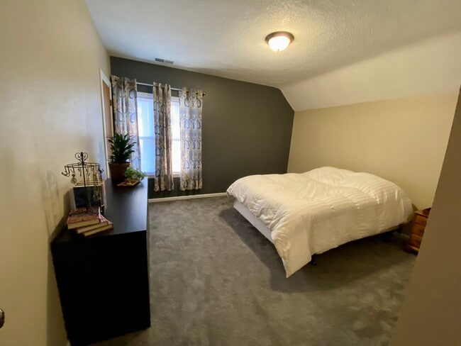 Photo - 6902 Saint James St Unit Upper